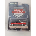 Greenlight 1:64 Dodge Ram D-100 Royal SE 1983 with Drop-In Tow Hook Texaco